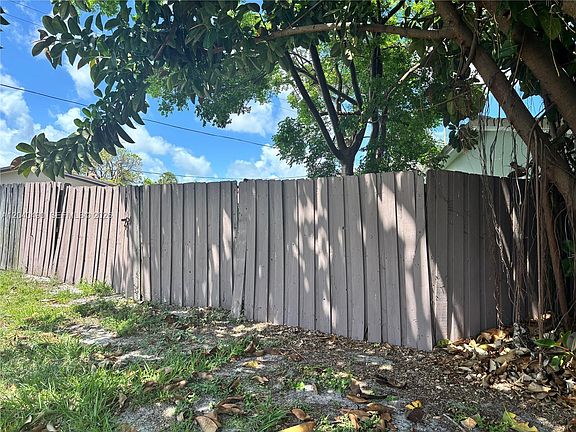 4th image of 4300 NW 9th Ct
