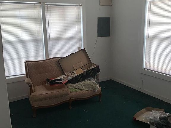 4th image of 126 Sims Ave