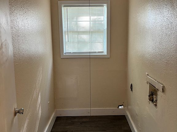 5th image of 1813 Stuart St