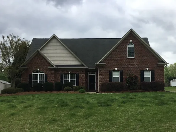 133 Graywood Ct, Advance, NC 27006