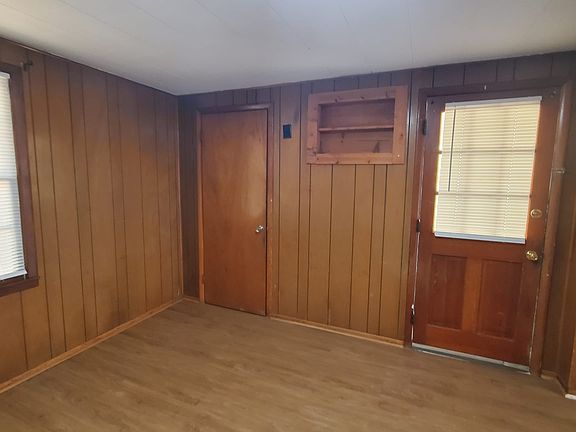 3rd image of 5006 Valley St