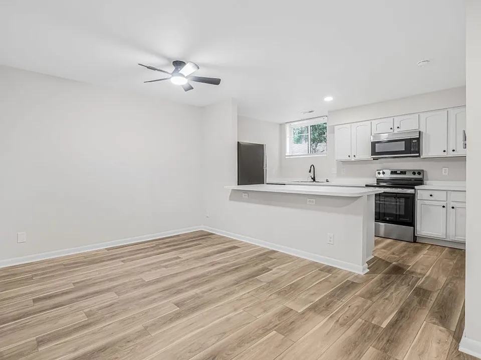 201 Howell St #500C