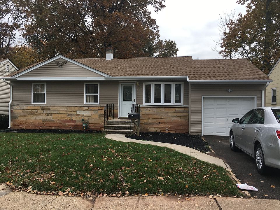 2nd image of 322 Kennedy St
