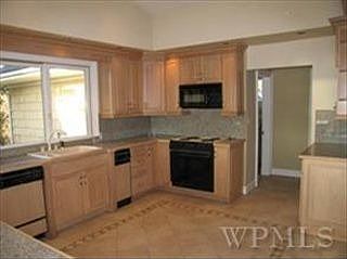 4th image of 1090 Bay Head