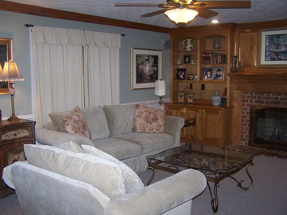 3rd image of 225 White Dogwood Dr