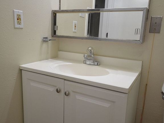 5th image of 510 Plaza Dr #4