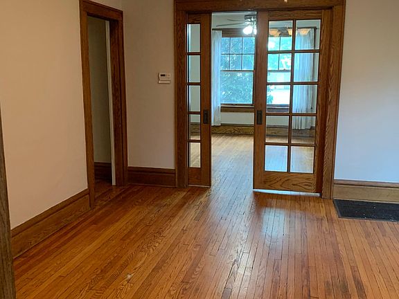 4th image of 106 Wilber Ave