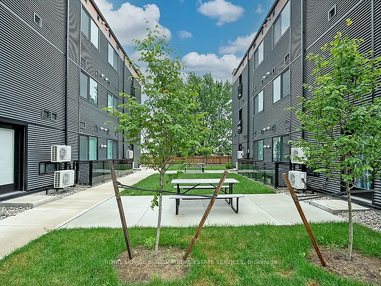 259 King St E #2C — Photo 17
