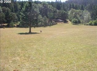 521 Dawson Dr, Winston, OR 97496