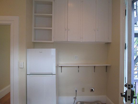 3rd image of 410 Newtonville Ave Unit 2