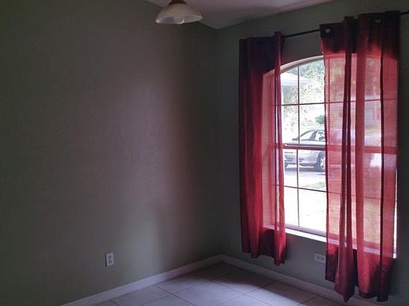 4th image of 2111 Redmond St