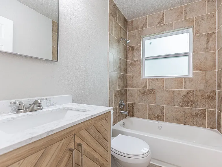 2306 Fairhill St — Photo 22