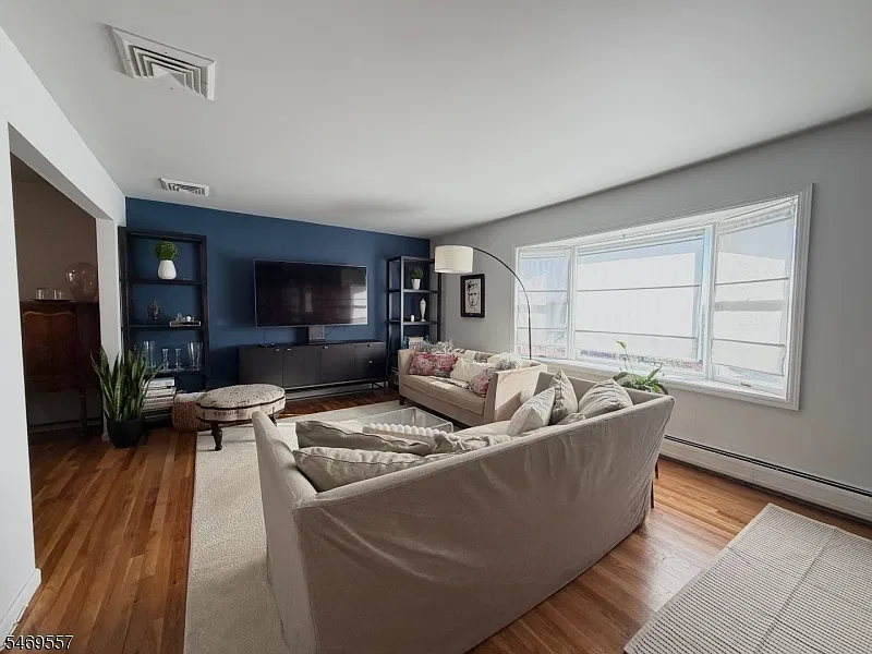 3 bed, 4.0 bath, $3,900 — Photo 4