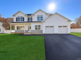 12 Fox Run Court, Ridge, NY 11961