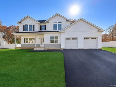 12 Fox Run Court, Ridge, NY, 11961