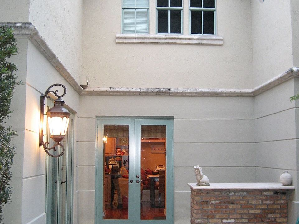 1st image of 601 Almeria Ave