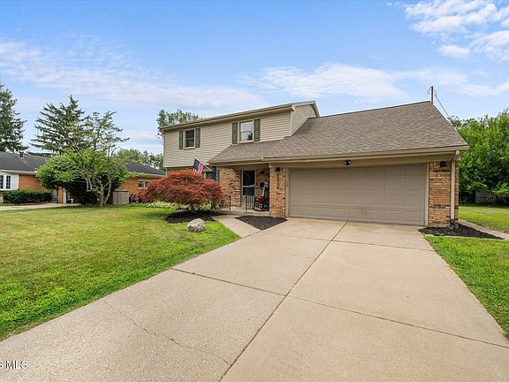 4th image of 5929 Angleview Ct