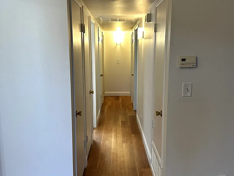 33 Russell Ave — Photo 22