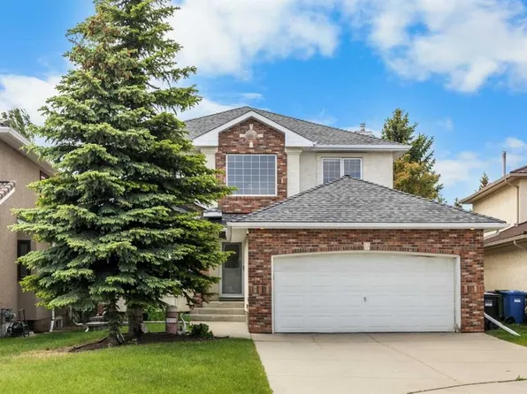 31 E Hamptons Heath NW, Calgary, AB T3A 5E8