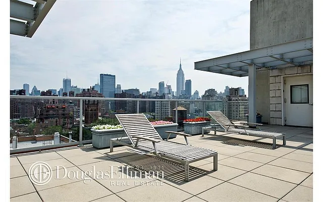Rented by Golden Lioness Corp | media 28