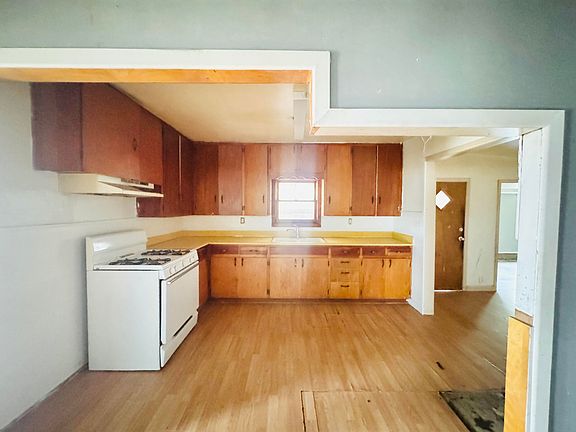 2nd image of 402 E Dale St