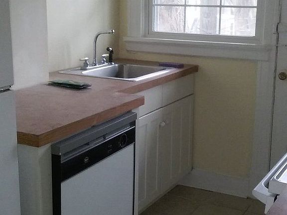 3rd image of 110 S Belmont Ave #2