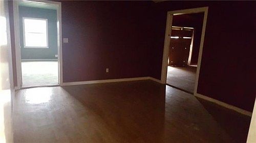 3rd image of 9517 Clark St