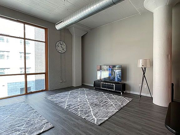 2nd image of 309 E Market St Unit 304