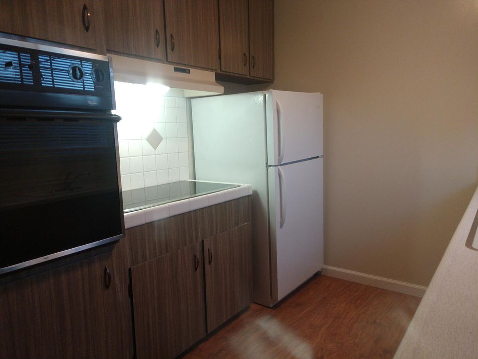 1st image of 2408 Karen Dr #2
