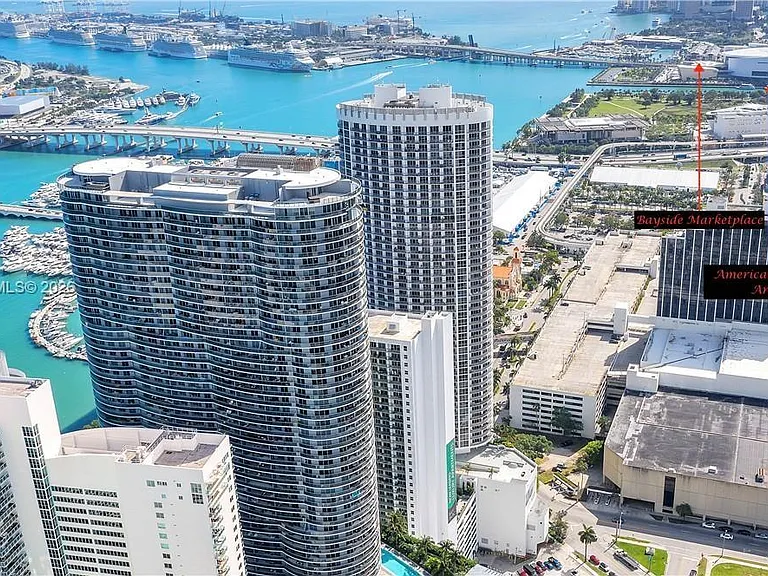1900 N Bayshore Dr #3518 — Photo 2