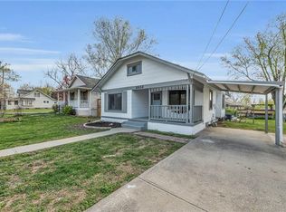 3833 NE Chaumiere Rd, Kansas City, MO 64117