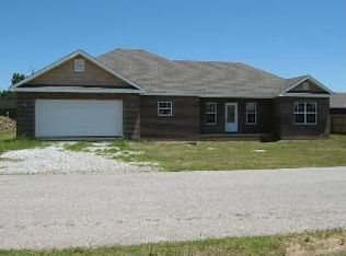 607 E Pritchard Ct, Grove, OK 74344