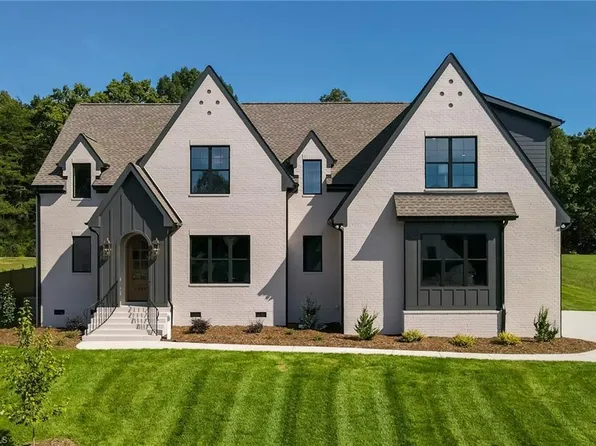 8966 Maltese Ct, Lewisville, NC 27023