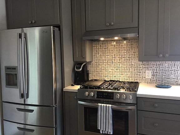 5th image of 559 Warwick St