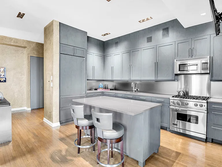 252 7th Ave #16N — Photo 5