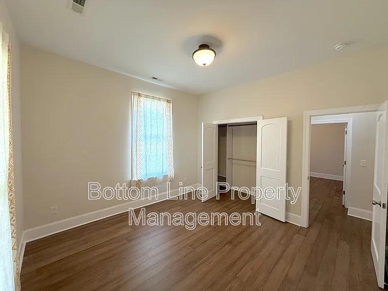 706 S Chester St — Photo 12