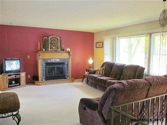 3rd image of 2120 Delicia Dr