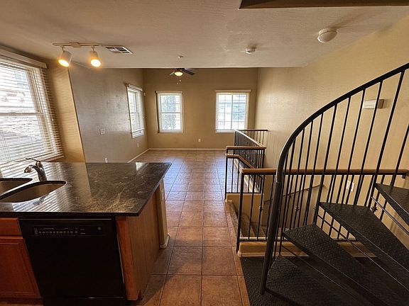 4th image of 4062 E Windsor Dr
