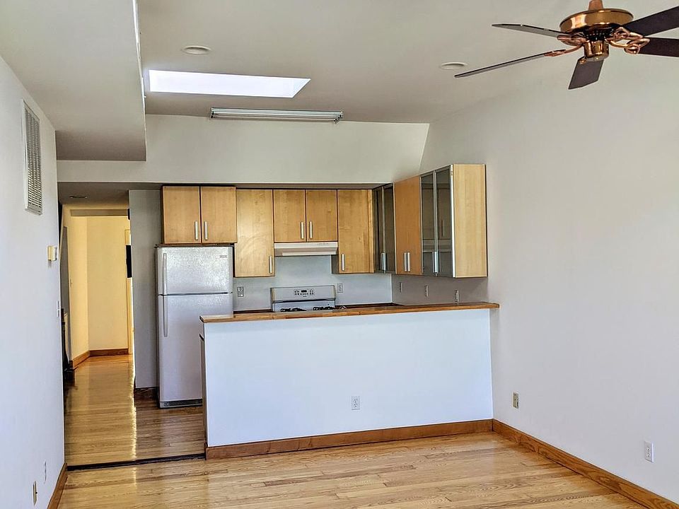 1st image of 1203 Green St Floor 3