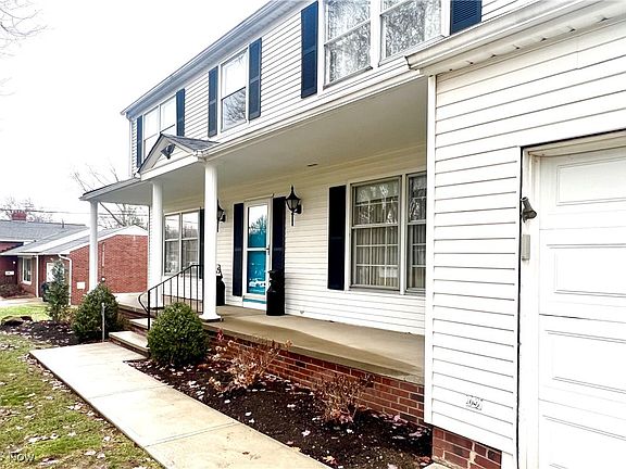 2nd image of 985 Colony Dr