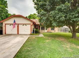392 Wagon Xing, Universal City, TX 78148