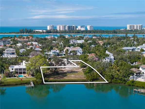 3821 Flamingo Ave #2, Sarasota, FL 34242