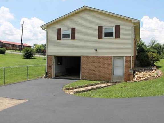 4th image of 10 Glendale Dr