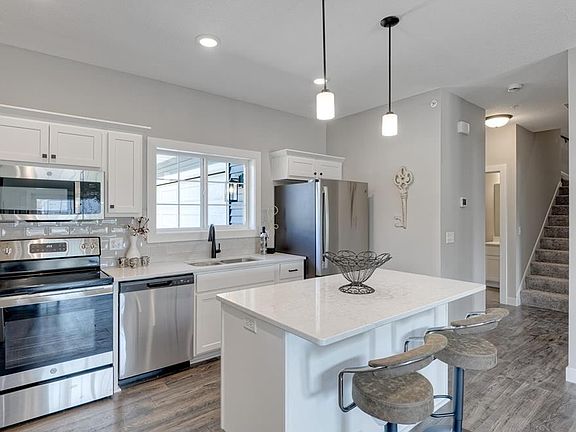4th image of 22286 Lilac Ln