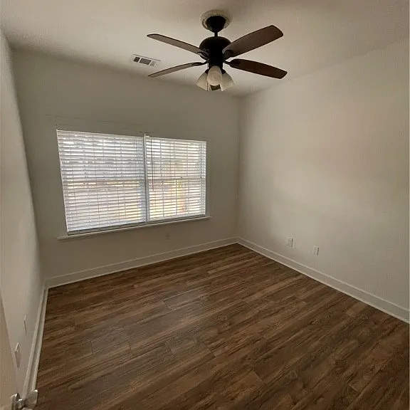 506 E Liberty St — Photo 5