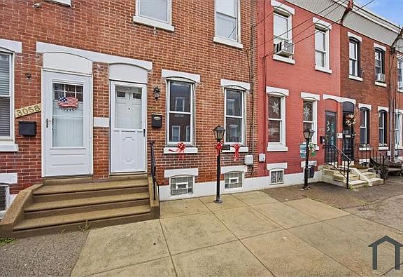 3rd image of 3060 Martha St