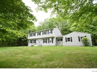 3 Carlson Ter, Fishkill, NY 12524