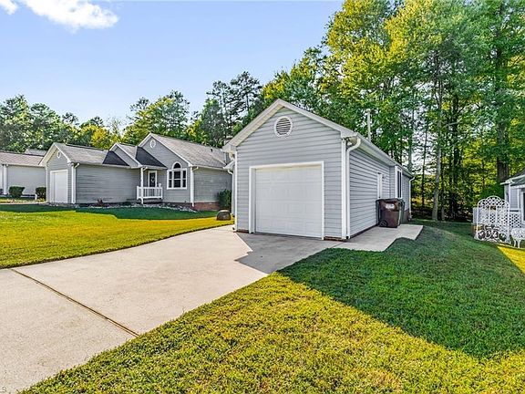 3rd image of 3114 Westbury Dr