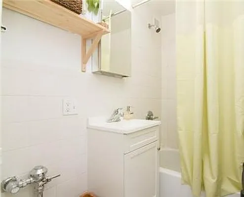 Rented by Buchbinder & Warren | media 16