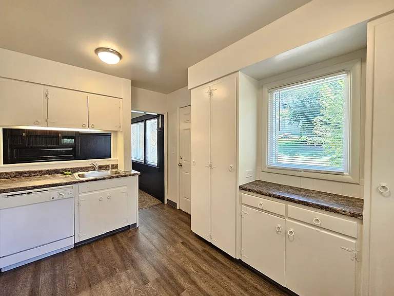 819 W 11th Ave — Photo 10